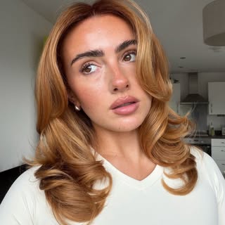 Glowbysoph, Boss Babes client